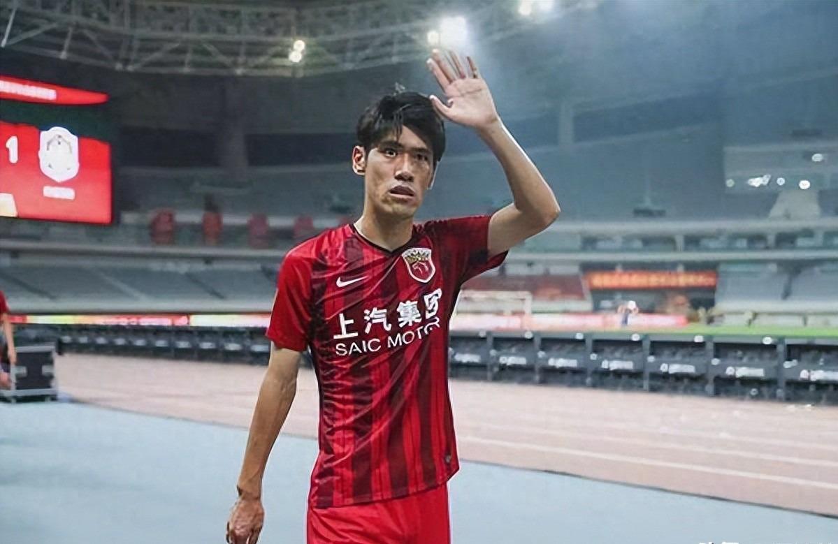 开云-他是上海足球名宿,豪取4个中超冠军,36岁退役,如今接班徐根宝